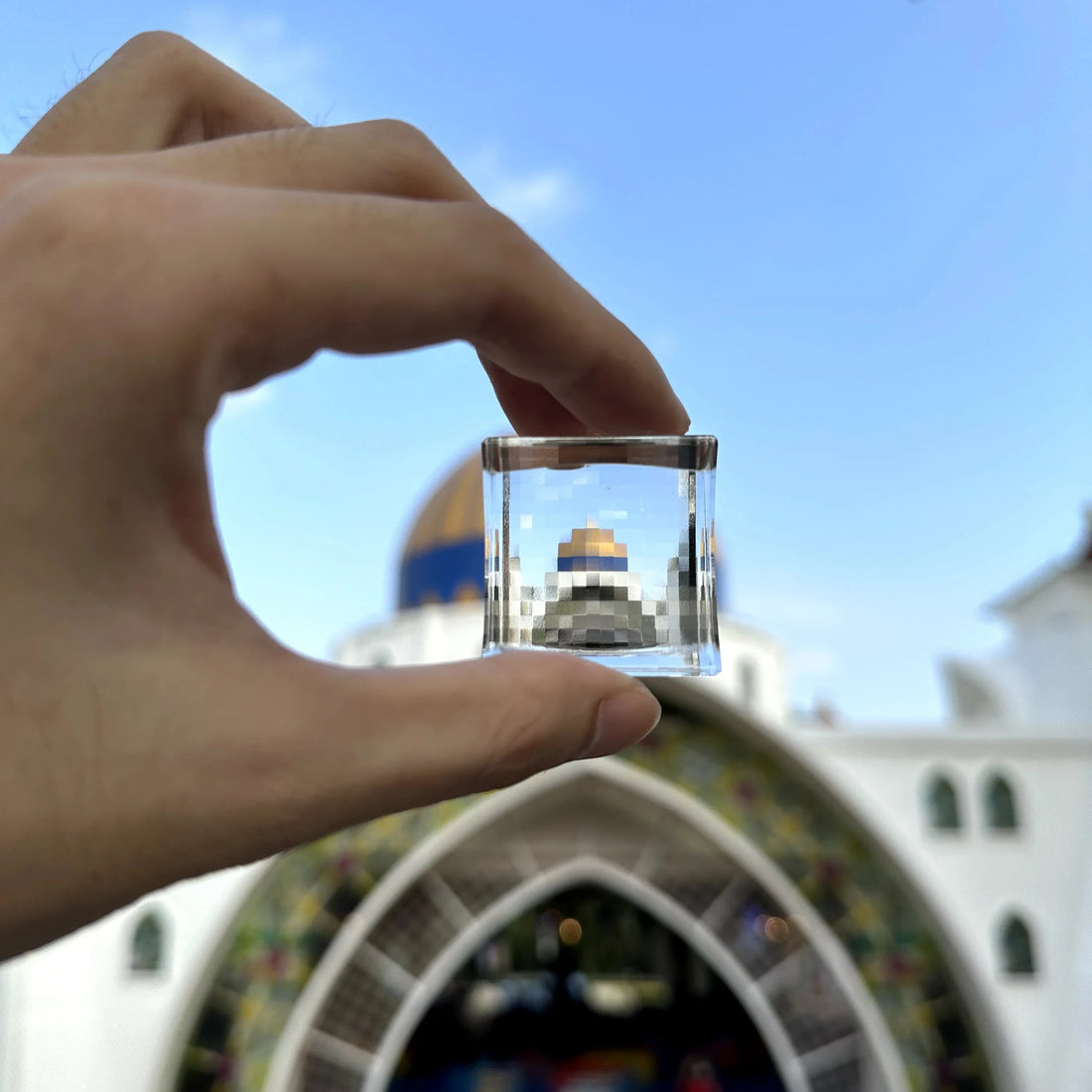 Pixel Crystal as a creative gift for photographers and artists